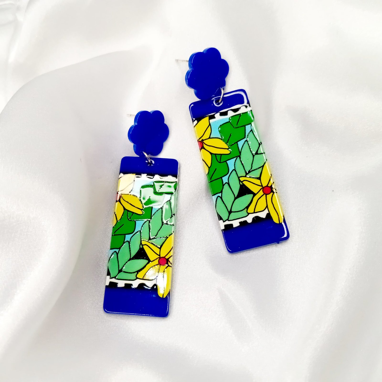 WhatsApp Image 2024-05-02 at 10.08.00 PM KOMI Hawaii Samoa Marshall Polynesian Style Glass Pearls Acrylic Geometric Plumeria Maple leaf Hawaiian Dangle Earring - Image 1