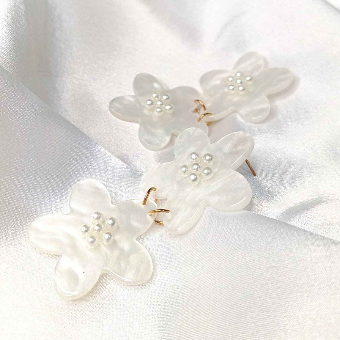 WhatsApp Image 2024-05-03 at 1.07.10 AM White Acrylic Flower Earrings - Image 1