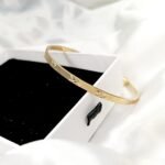 Texture Golden Handcuff