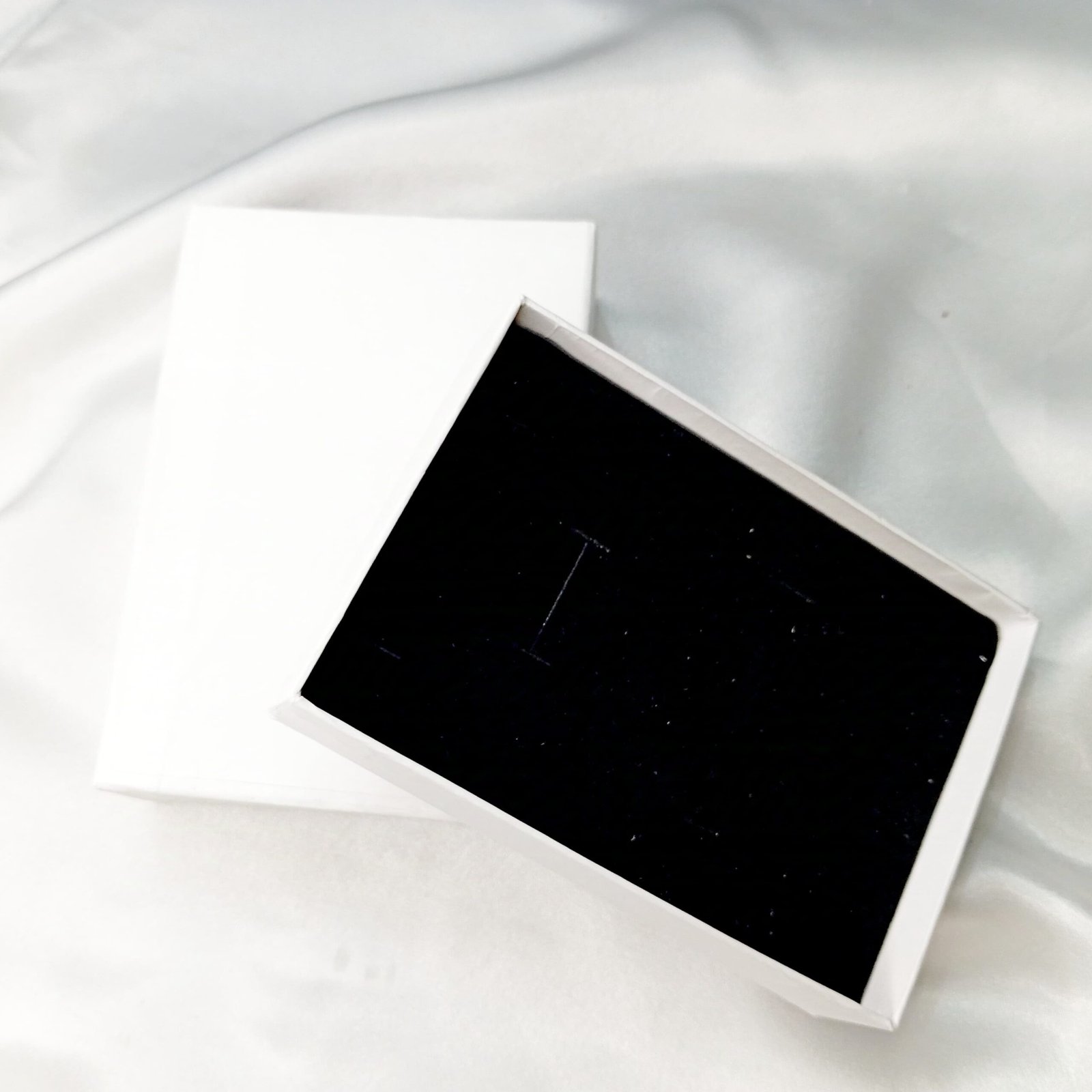 WhatsApp Image 2024-10-29 at 8.19.01 PM Empty plain Drawer Gift Boxes - Image 1