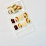 reusable marble glitter caramel  12 pcs nails set - Image 4